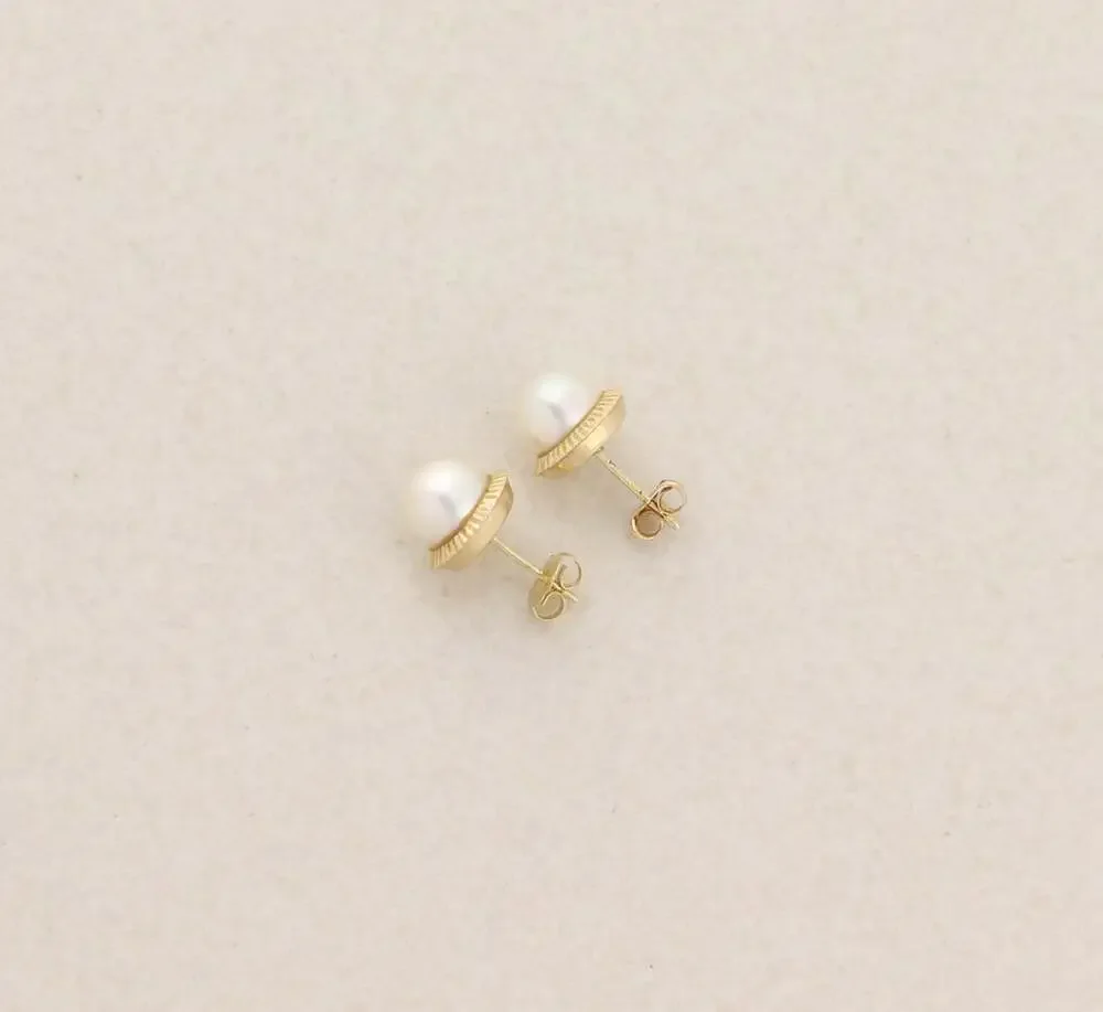 14k Yellow Gold Freshwater Pearl Earrings Studs 3/8